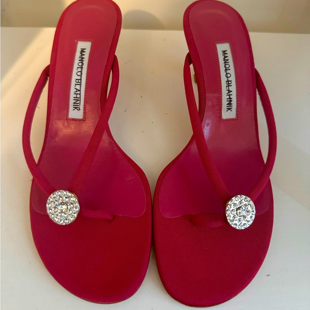 COPY - Manolo Blahnik Kitten heel